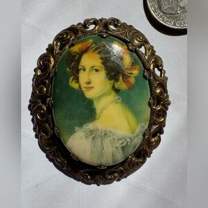 Vintage Portrait Cameo Brooch